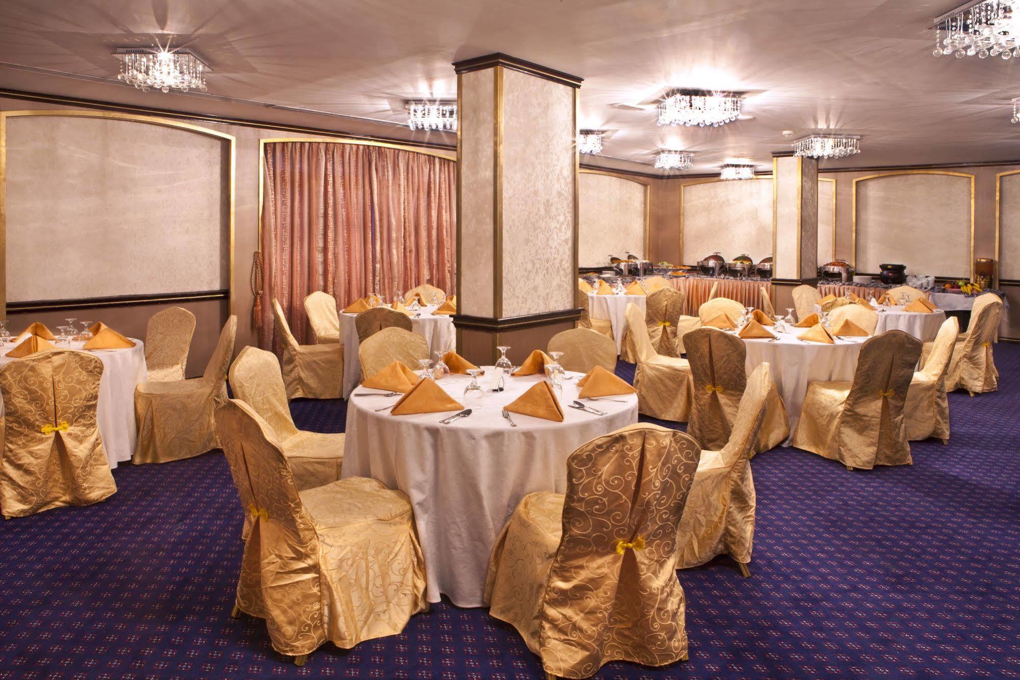 Landmark Riqqa Hotel Dubai Ngoại thất bức ảnh